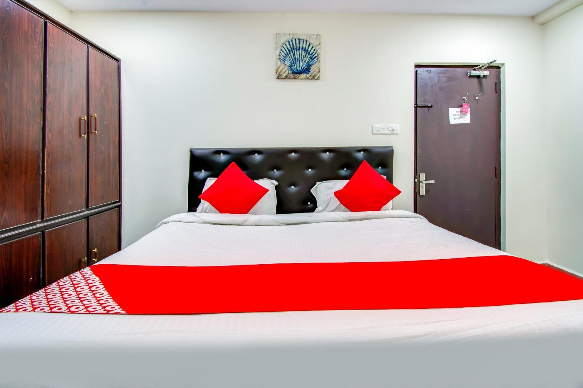 Oyo Akshaya Inn Vijayawāda Екстериор снимка