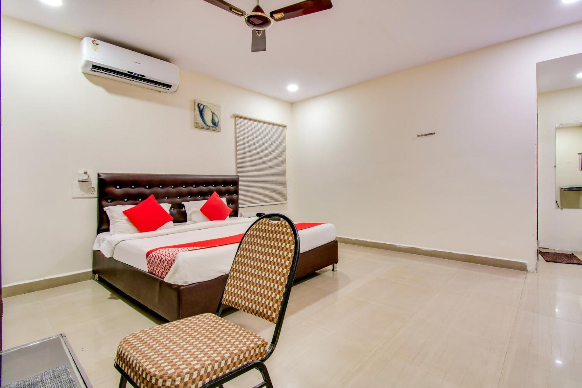 Oyo Akshaya Inn Vijayawāda Екстериор снимка