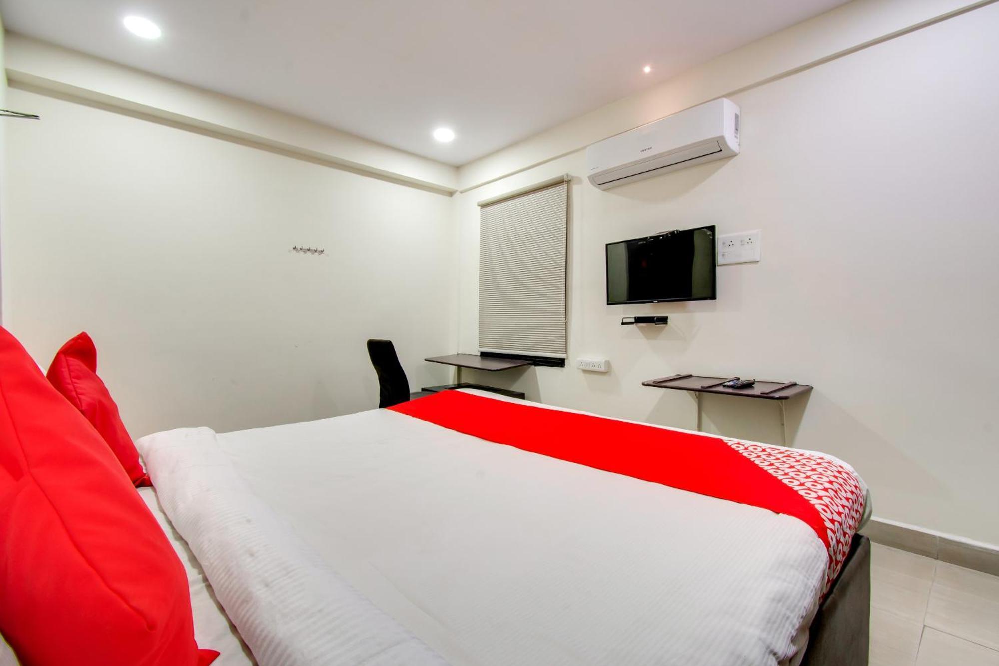 Oyo Akshaya Inn Vijayawāda Екстериор снимка