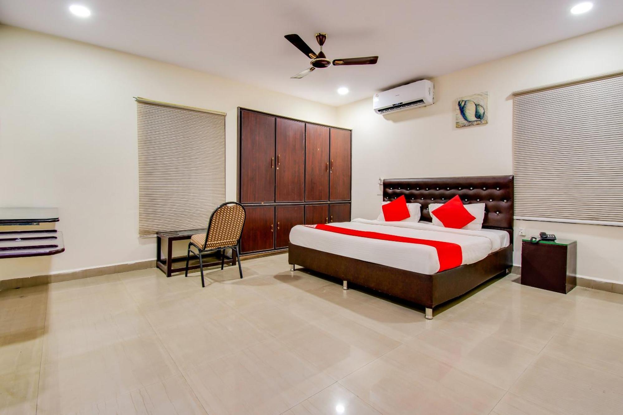 Oyo Akshaya Inn Vijayawāda Екстериор снимка